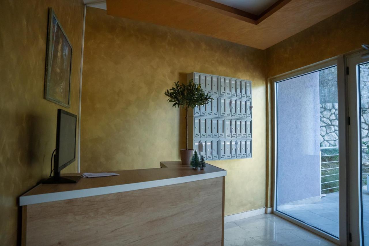 Apartment Sunrise Rafailovici *
